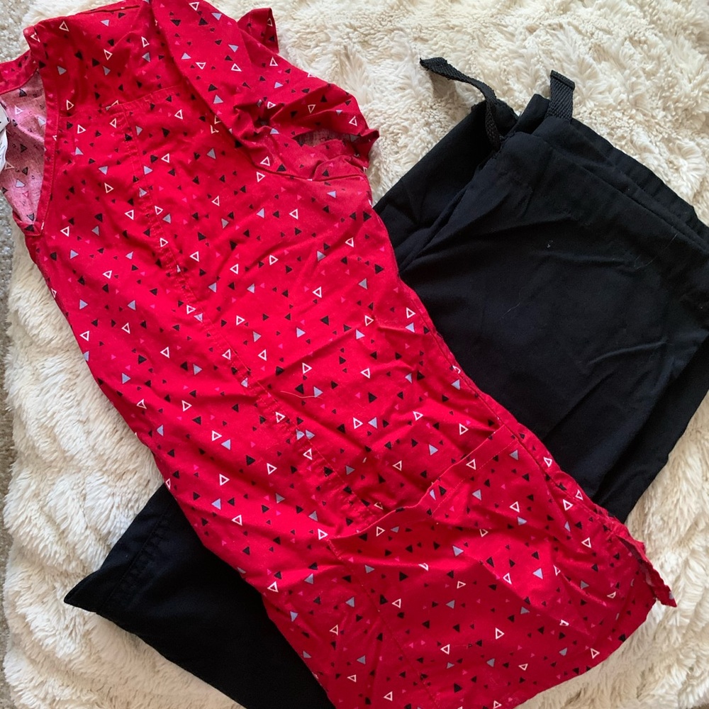Red Geometric Pattern Scrub Top Size XS